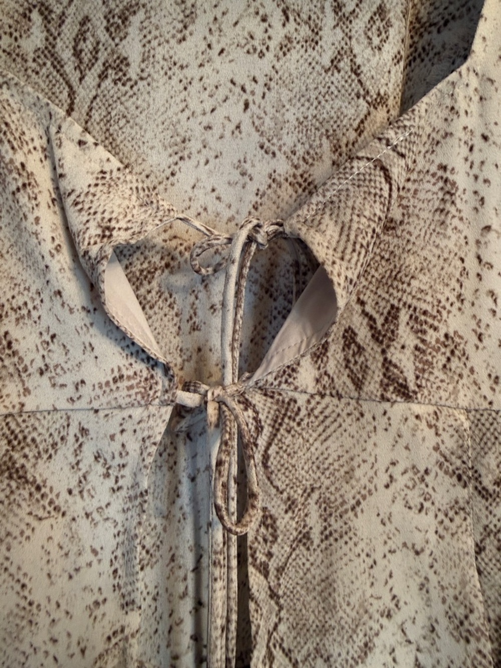 Leith Snake-Print Tie Front Blouse - Cream Taupe - Picture 4 of 8